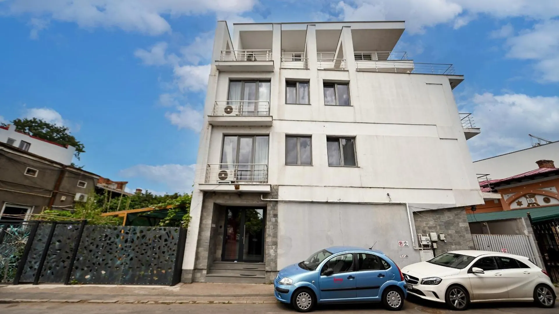 Apartment Urban Elegance - Stylish Central Accommodation Bucharest