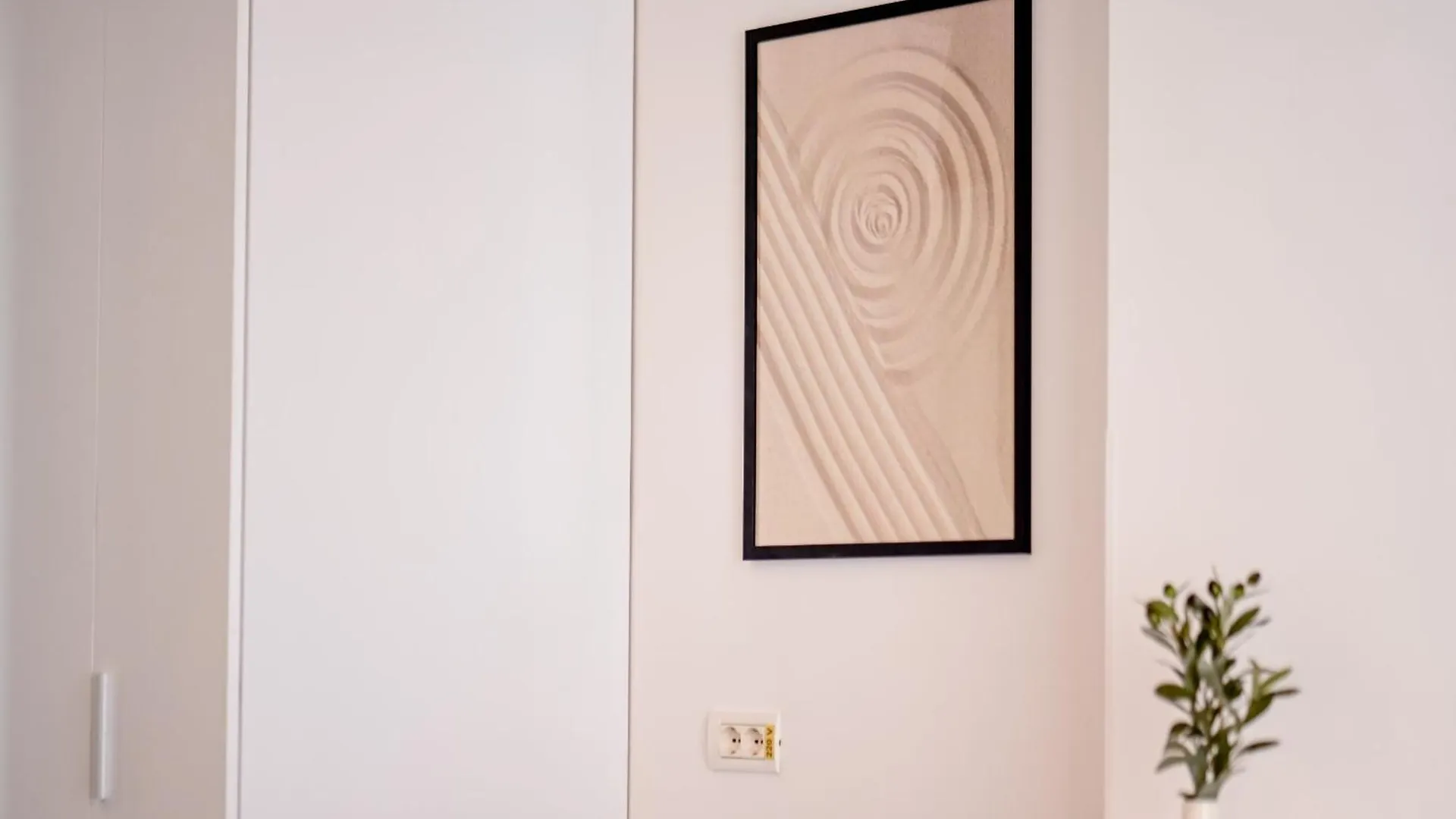 Urban Elegance - Stylish Central Accommodation Bucharest Apartment