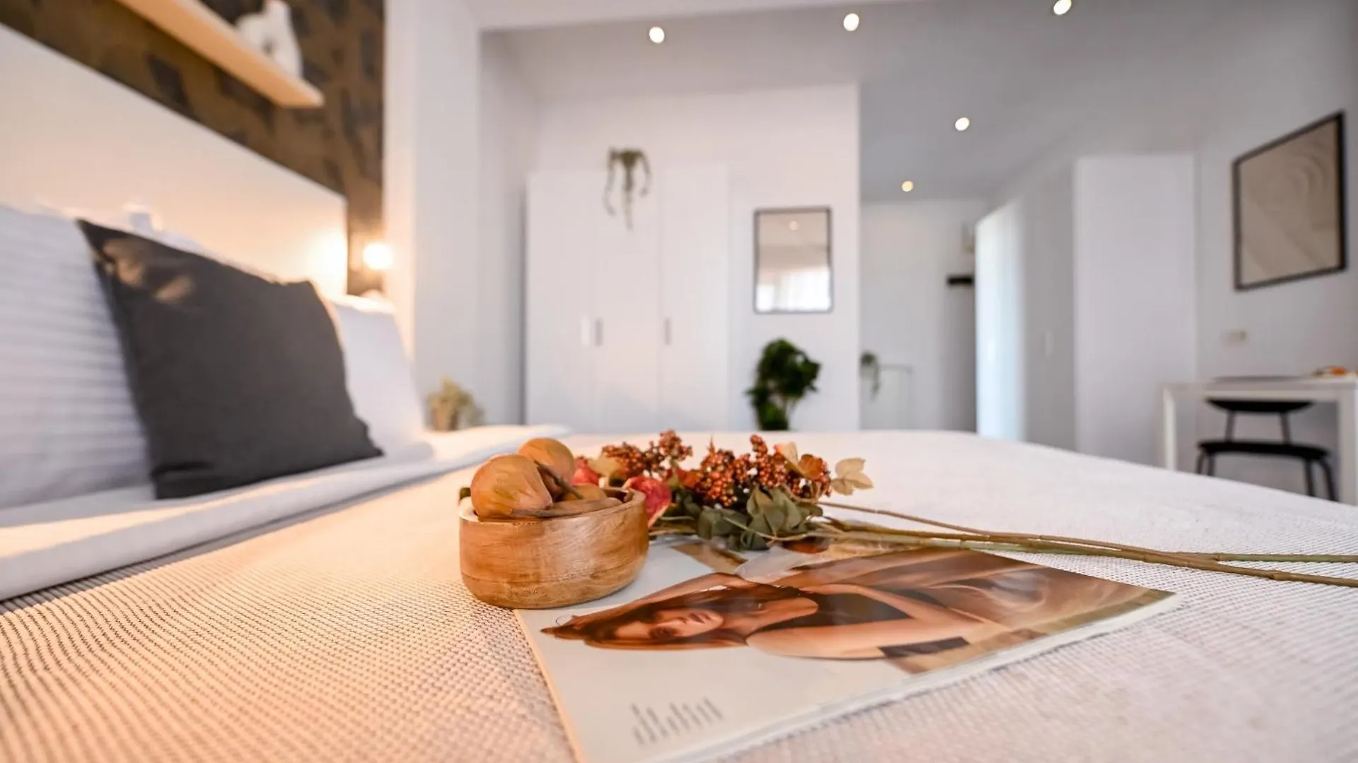Urban Elegance - Stylish Central Accommodation Bucharest