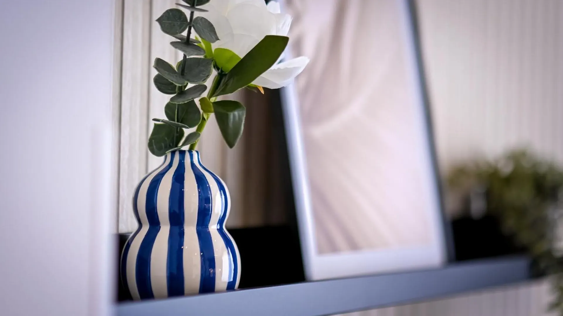 Apartment Urban Elegance - Stylish Central Accommodation Bucharest Romania