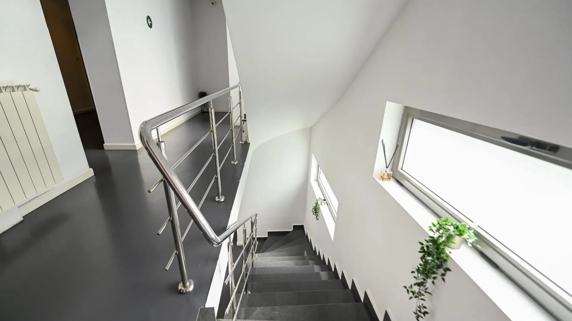 Urban Elegance - Stylish Central Accommodation Bucharest
