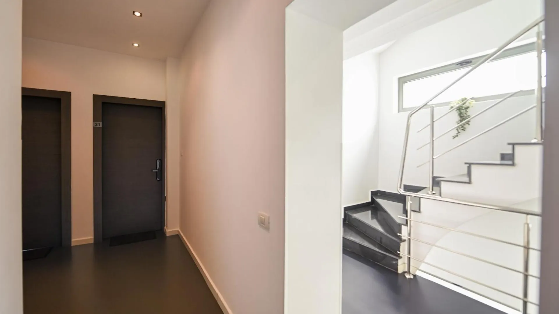 Urban Elegance - Stylish Central Accommodation Bucharest Romania