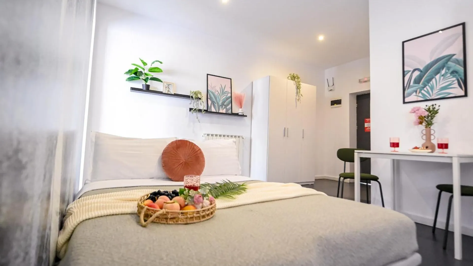 Urban Elegance - Stylish Central Accommodation Bucharest 0*,