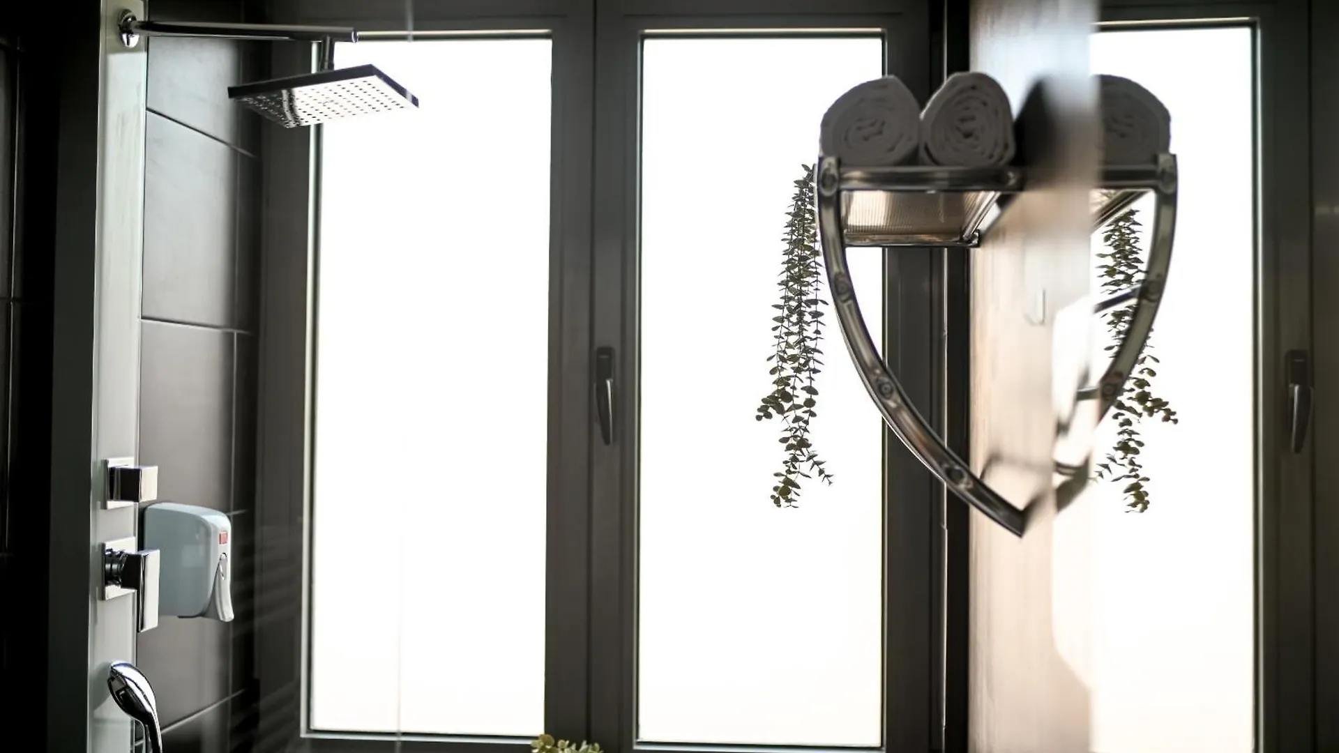 Apartment Urban Elegance - Stylish Central Accommodation Bucharest Romania