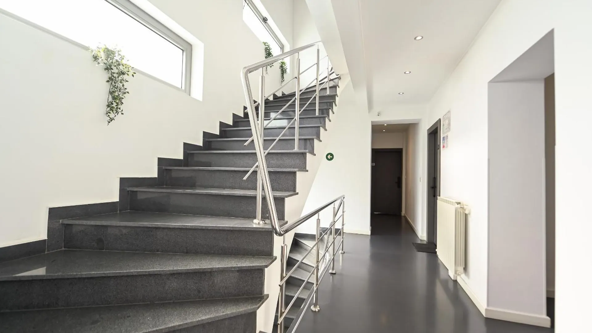 Urban Elegance - Stylish Central Accommodation Bucharest