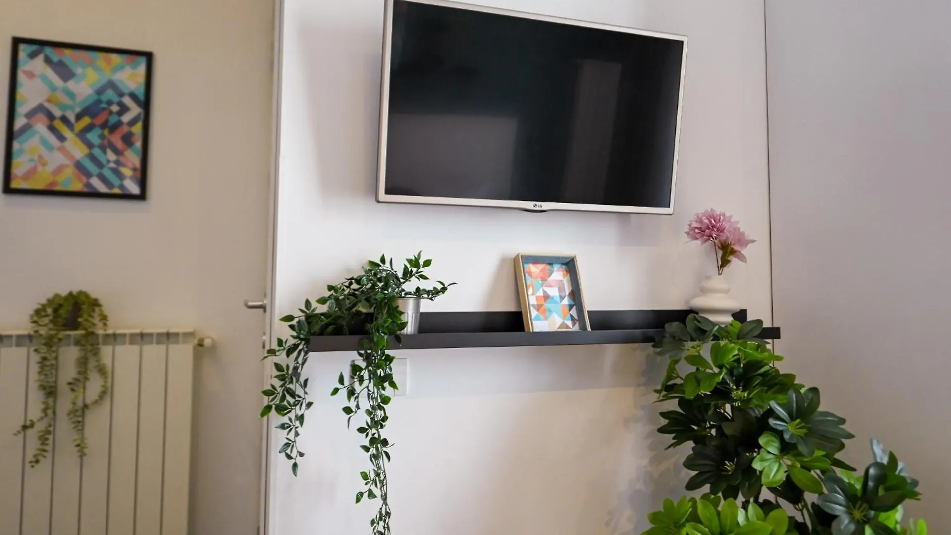 Apartment Urban Elegance - Stylish Central Accommodation Bucharest