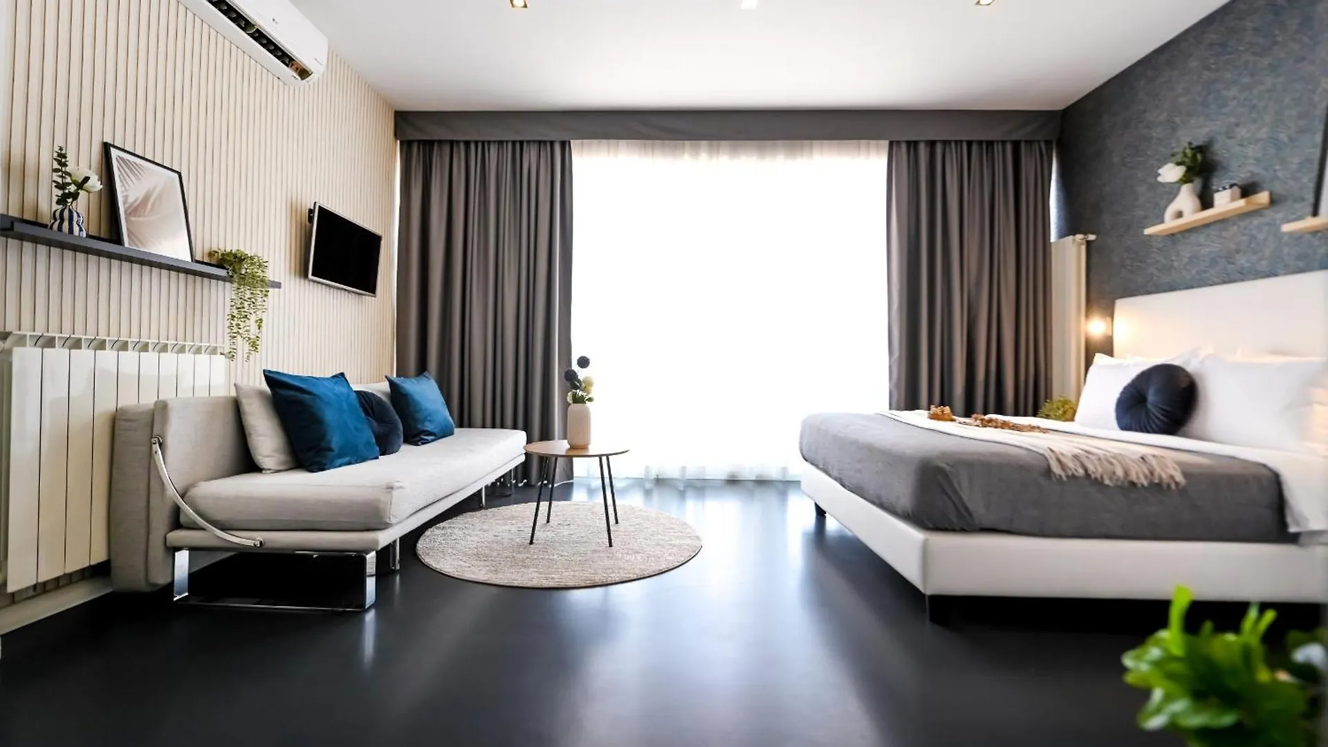 Urban Elegance - Stylish Central Accommodation Bucharest Apartment
