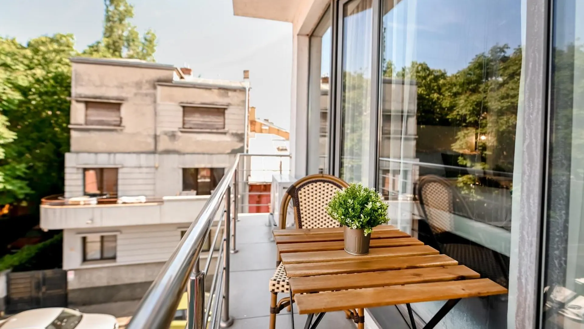 Urban Elegance - Stylish Central Accommodation Bucureşti