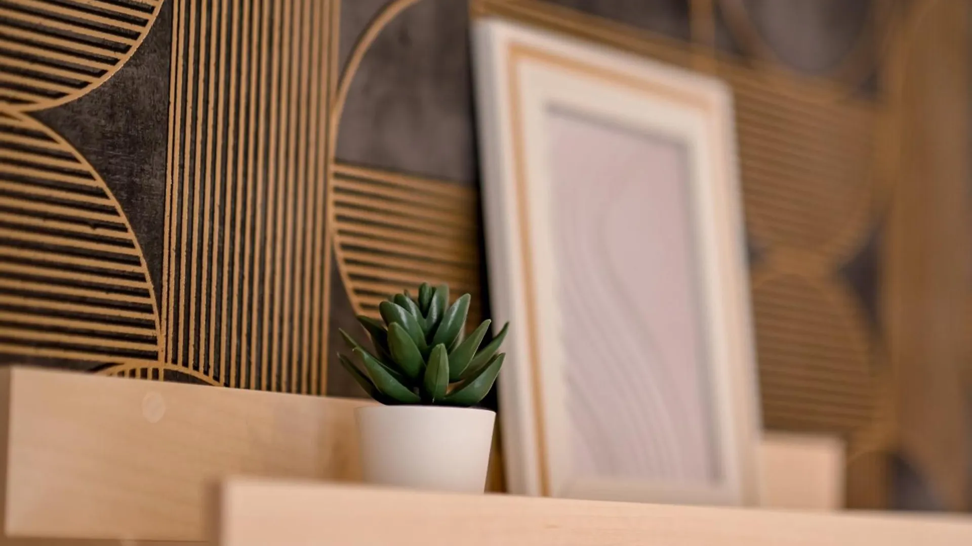 Urban Elegance - Stylish Central Accommodation Bucureşti 0*,