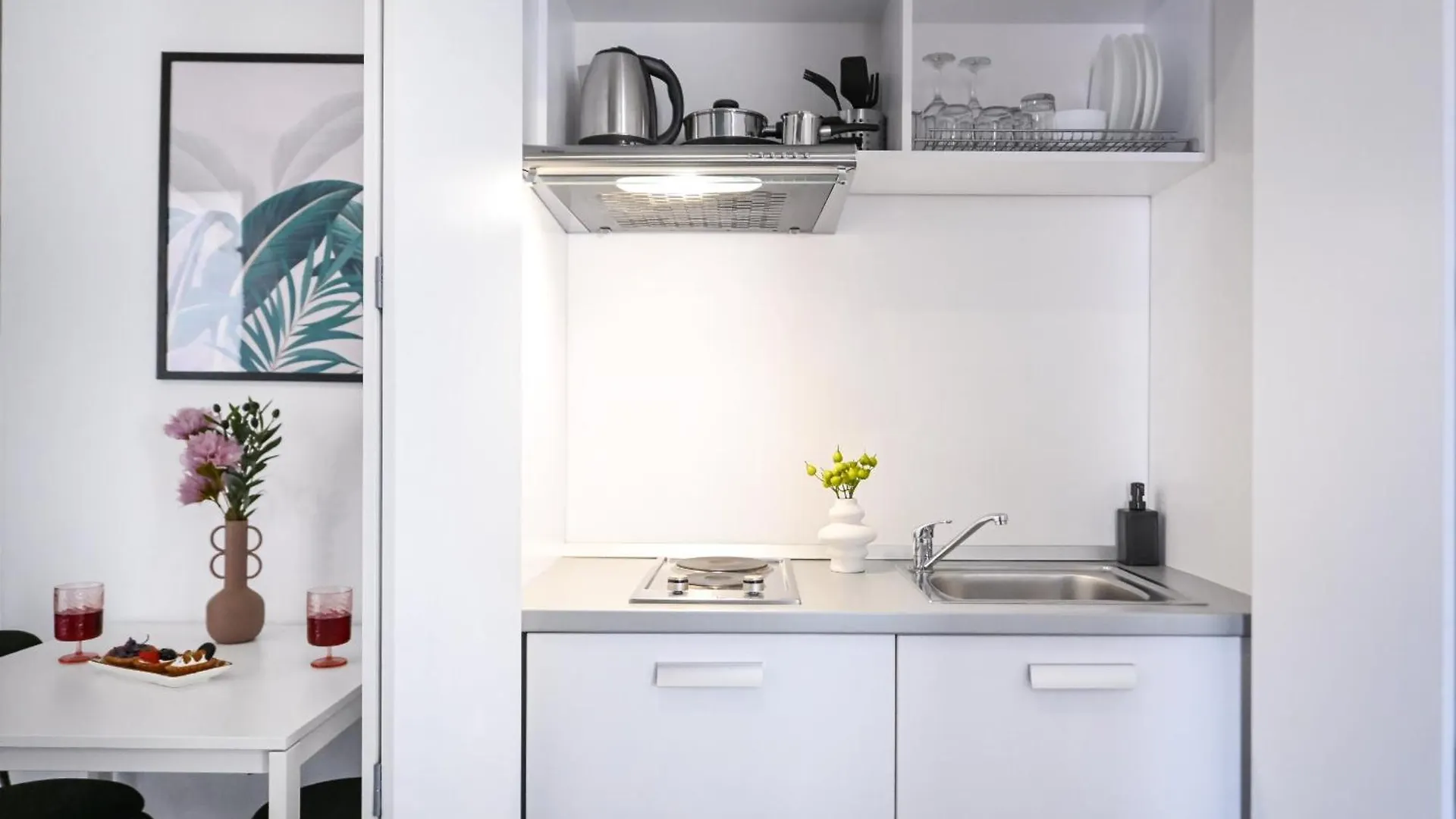 Urban Elegance - Stylish Central Accommodation Bucureşti Apartament