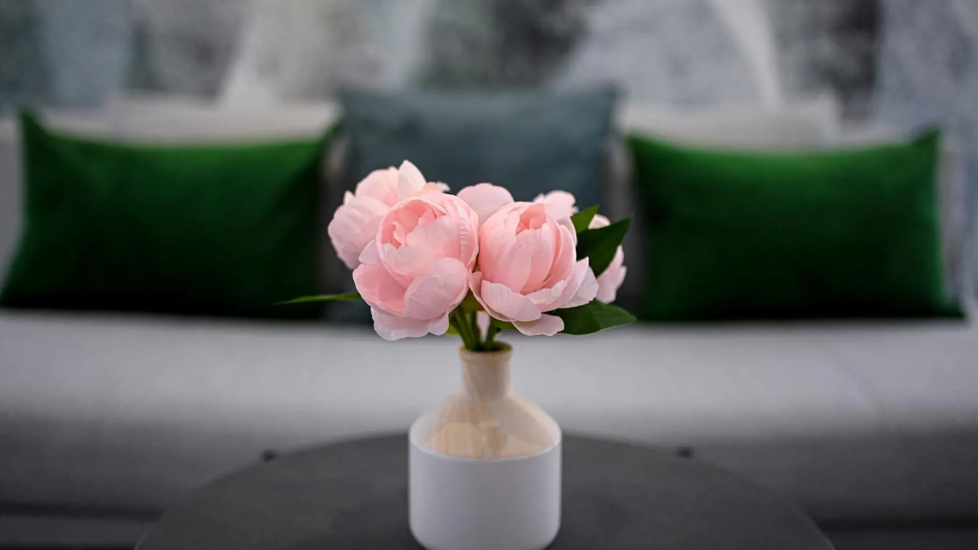 Urban Elegance - Stylish Central Accommodation Bucureşti