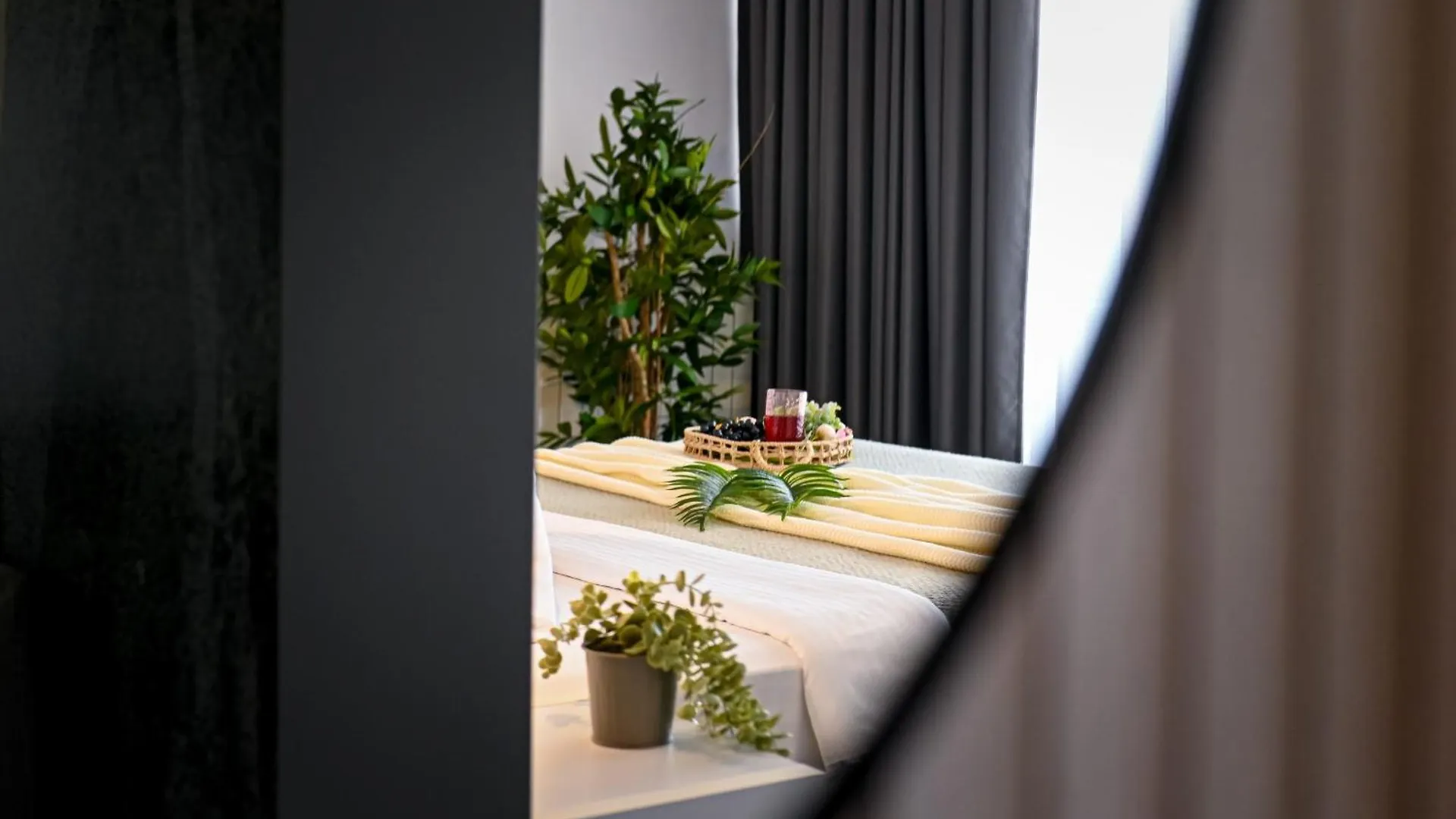 Urban Elegance - Stylish Central Accommodation Bucureşti