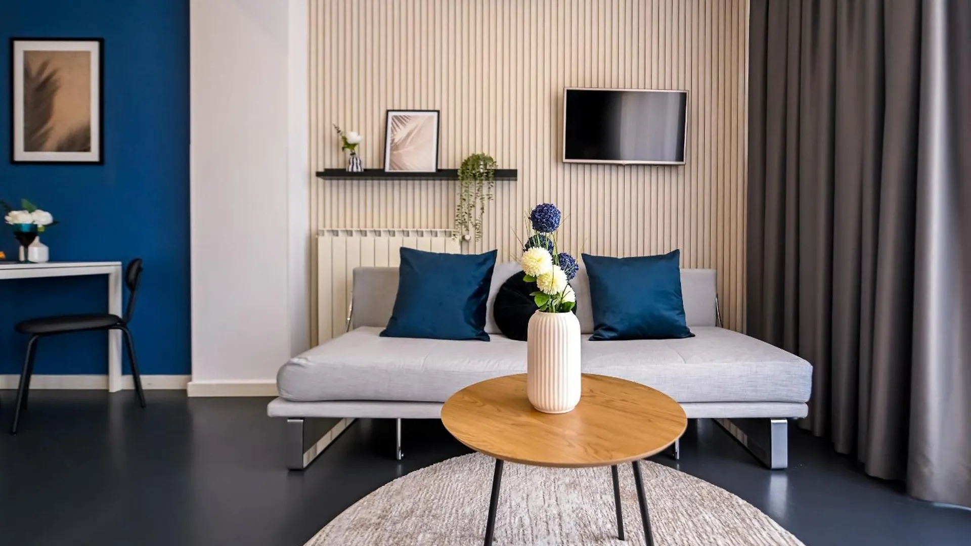 Urban Elegance - Stylish Central Accommodation Bucureşti Apartament