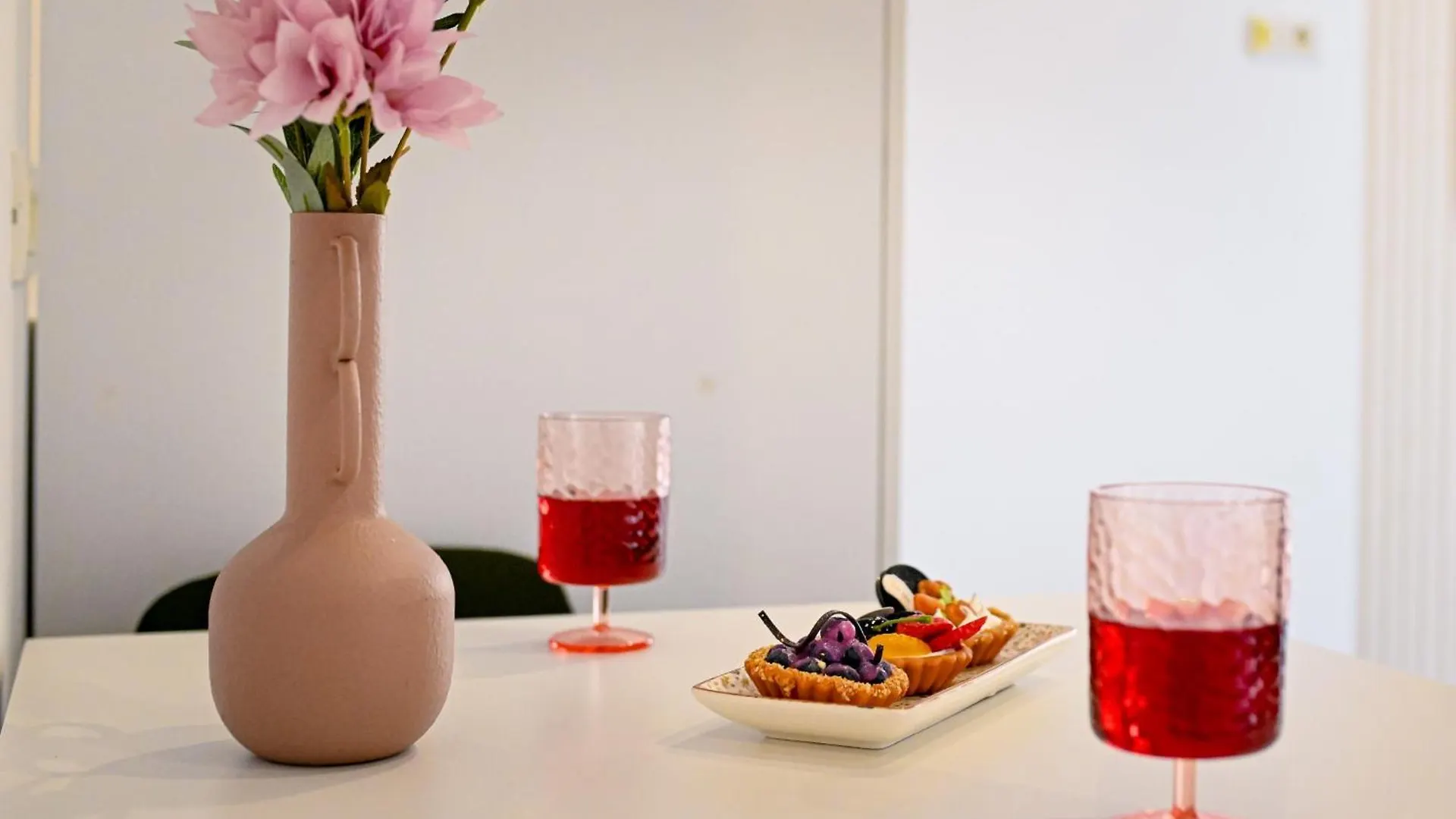 Apartament Urban Elegance - Stylish Central Accommodation Bucureşti