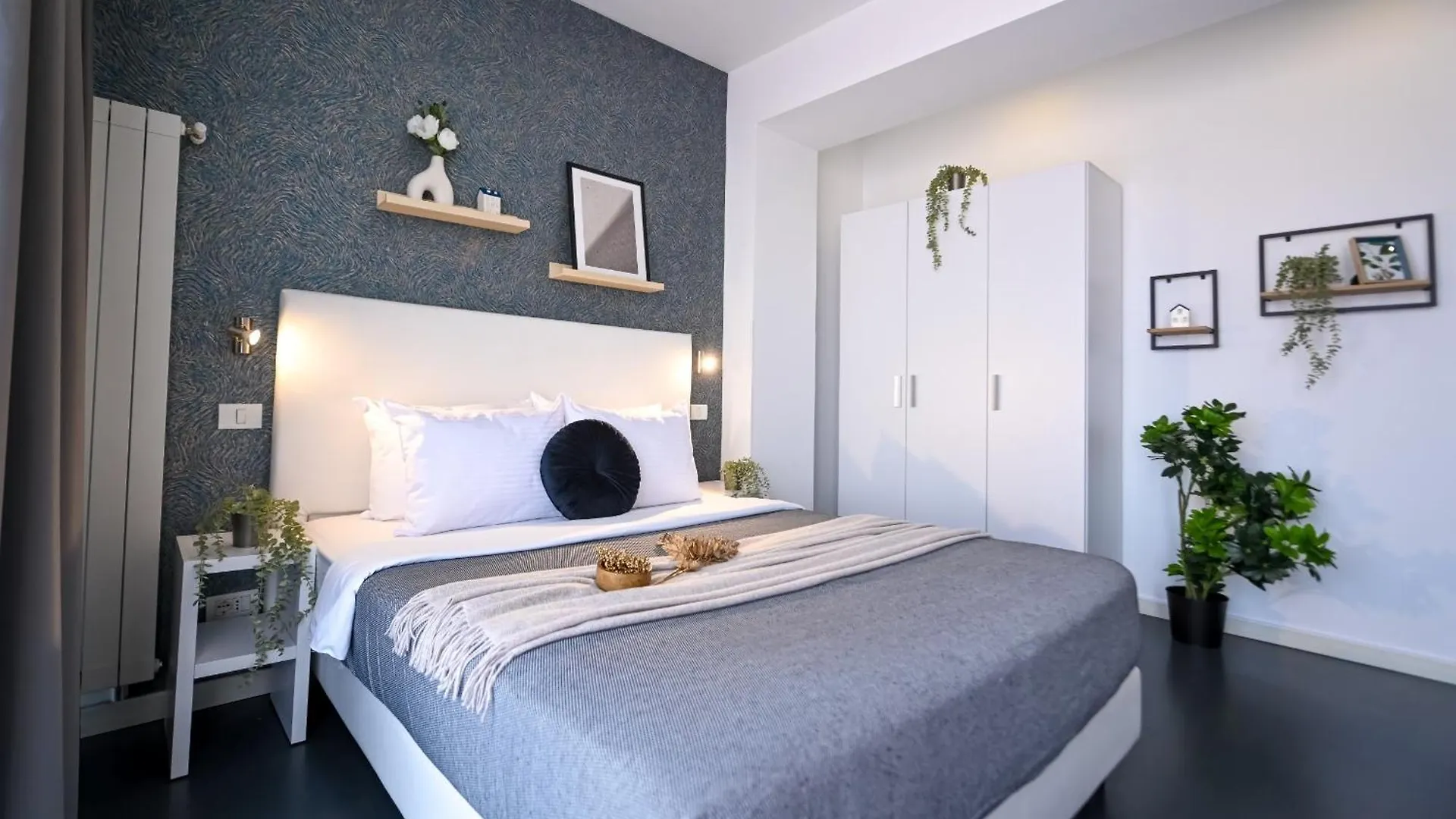 Urban Elegance - Stylish Central Accommodation Bucureşti