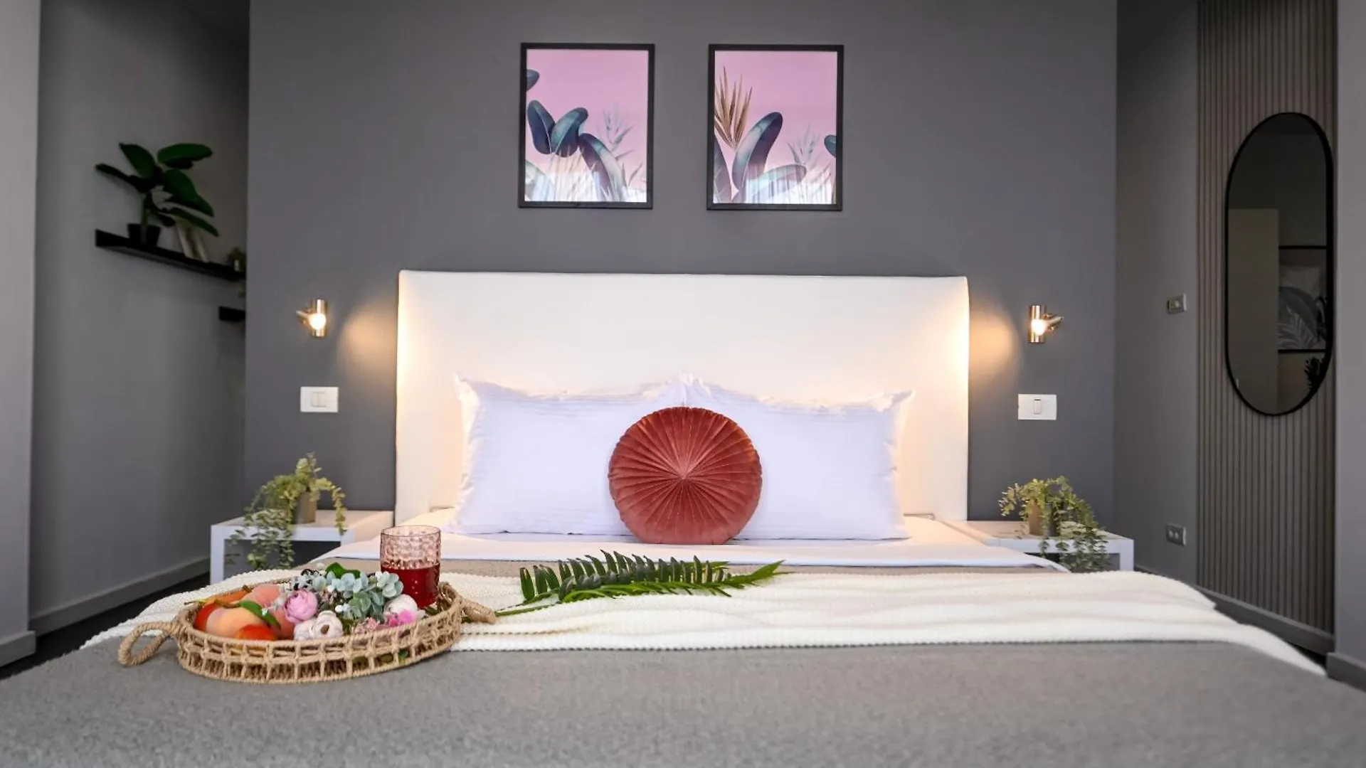 Urban Elegance - Stylish Central Accommodation Bucureşti
