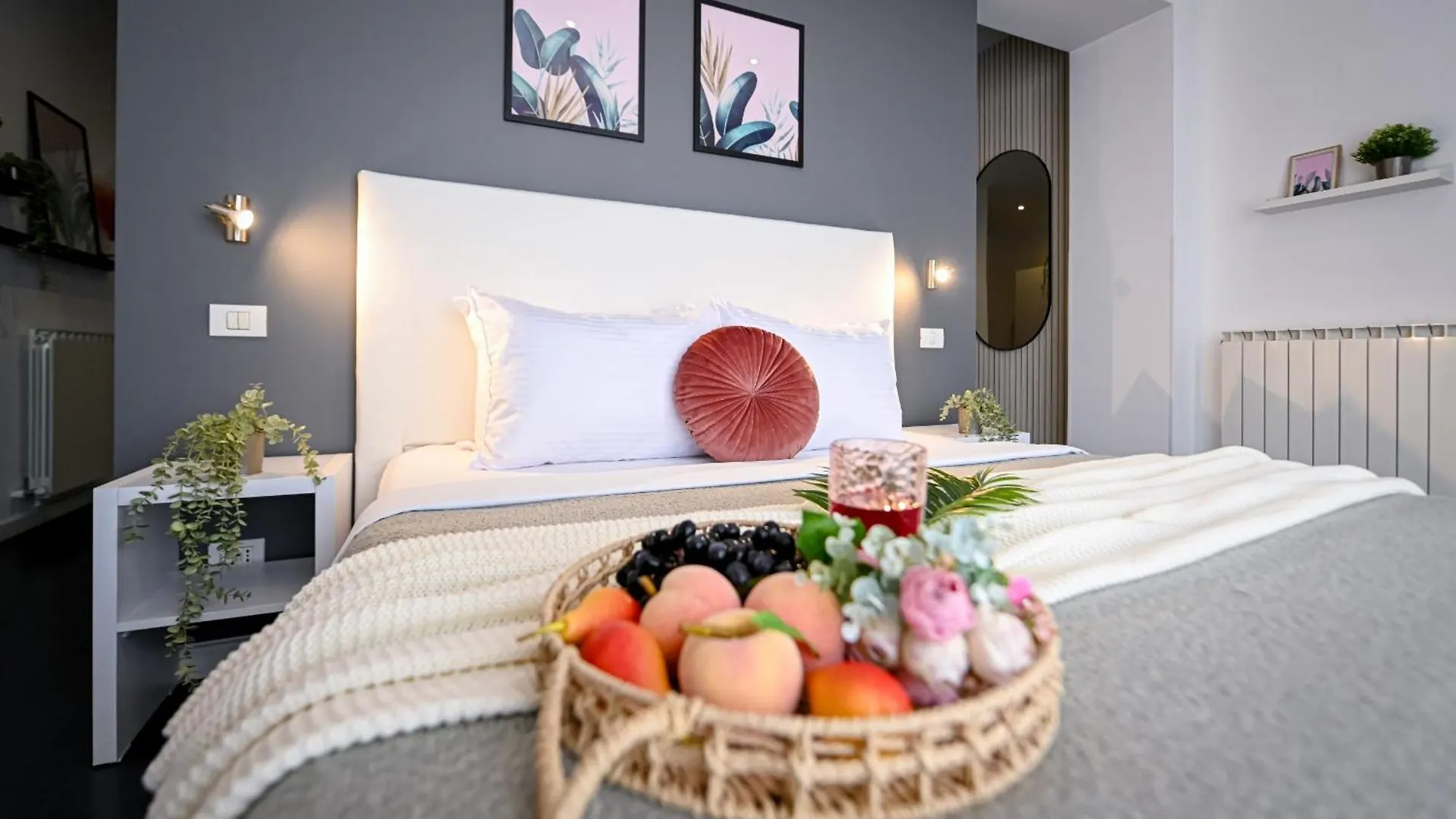 Apartament Urban Elegance - Stylish Central Accommodation Bucureşti