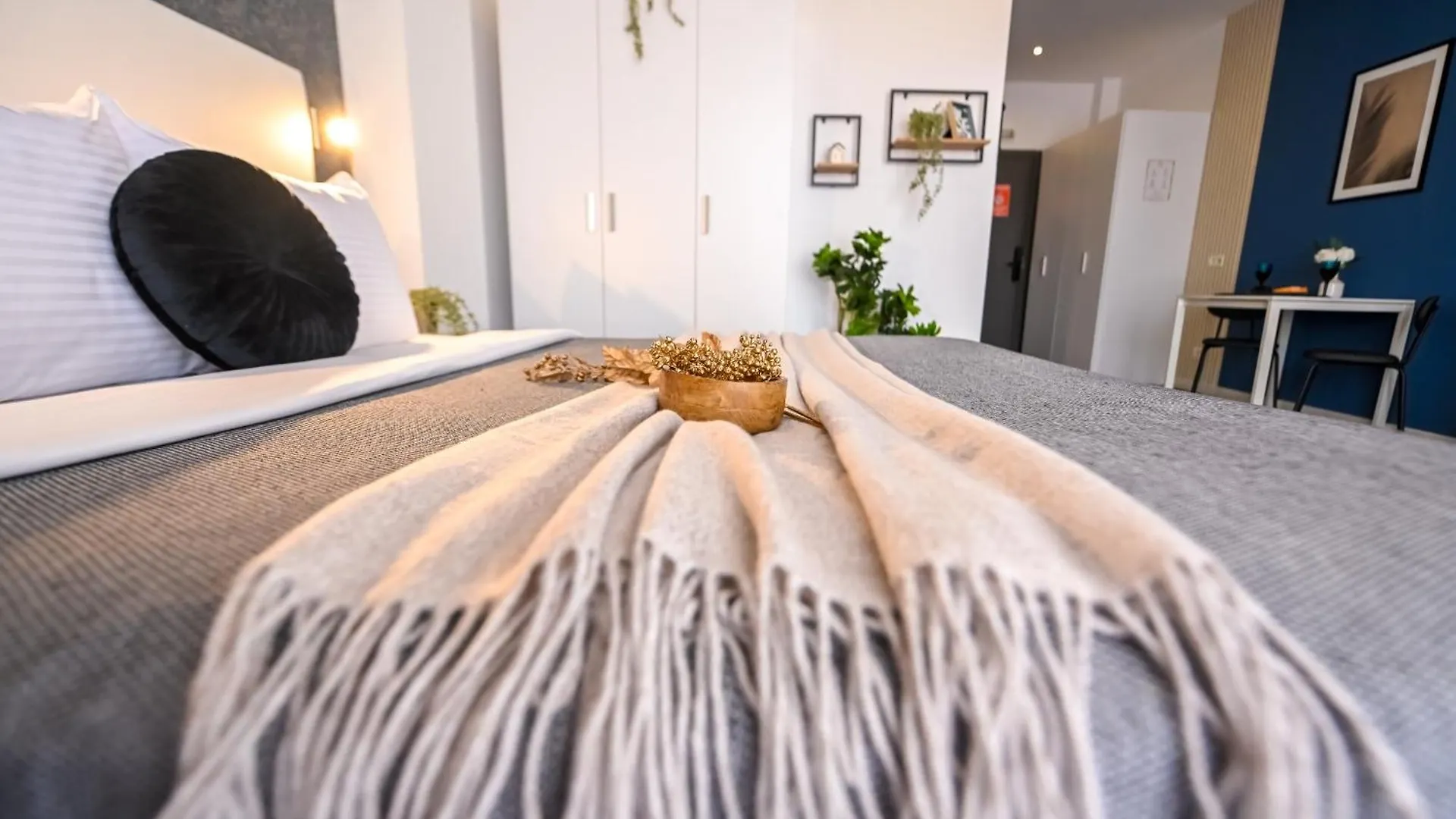 Urban Elegance - Stylish Central Accommodation Bucureşti Apartament