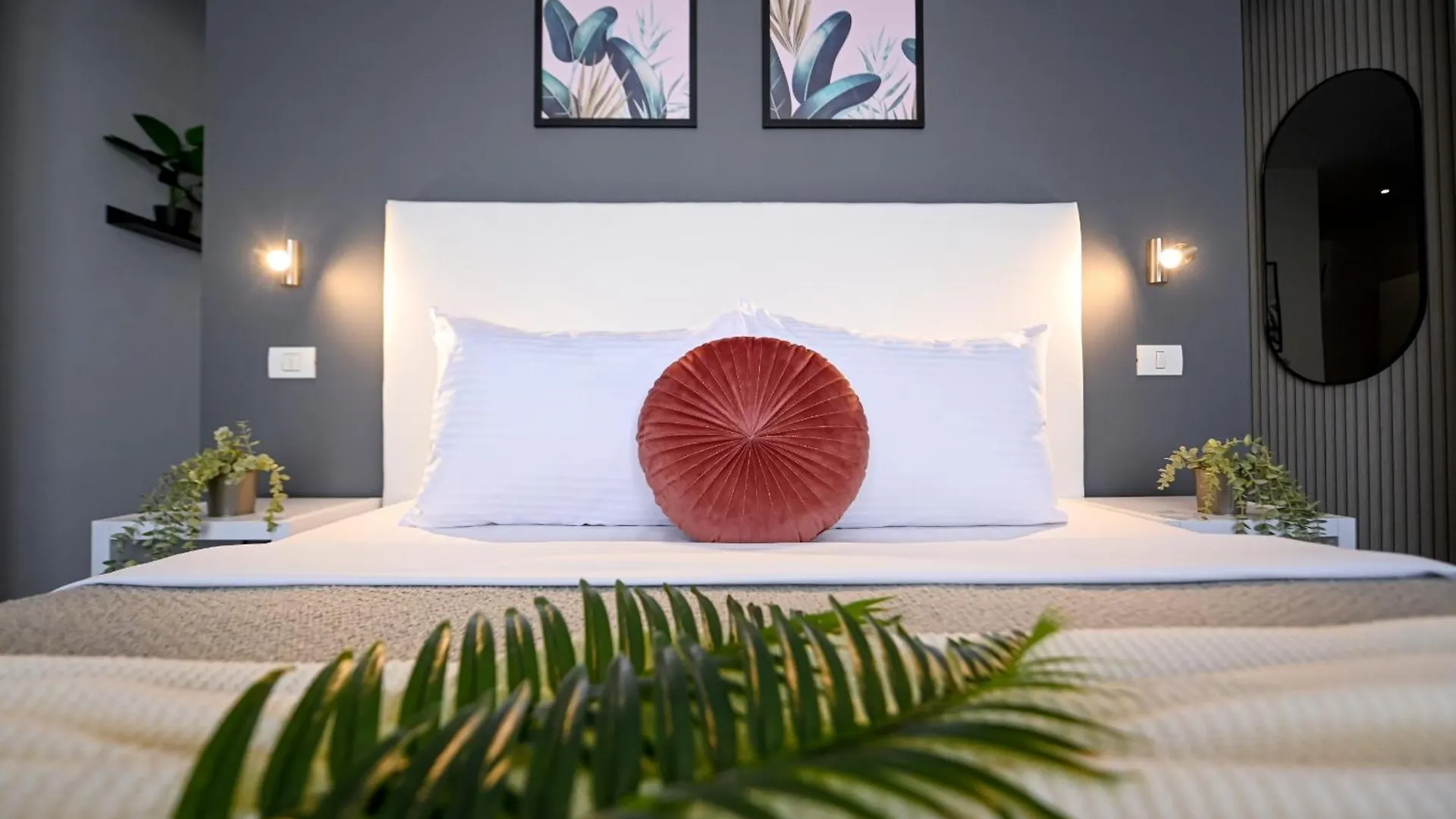 Urban Elegance - Stylish Central Accommodation Bucureşti 0*,