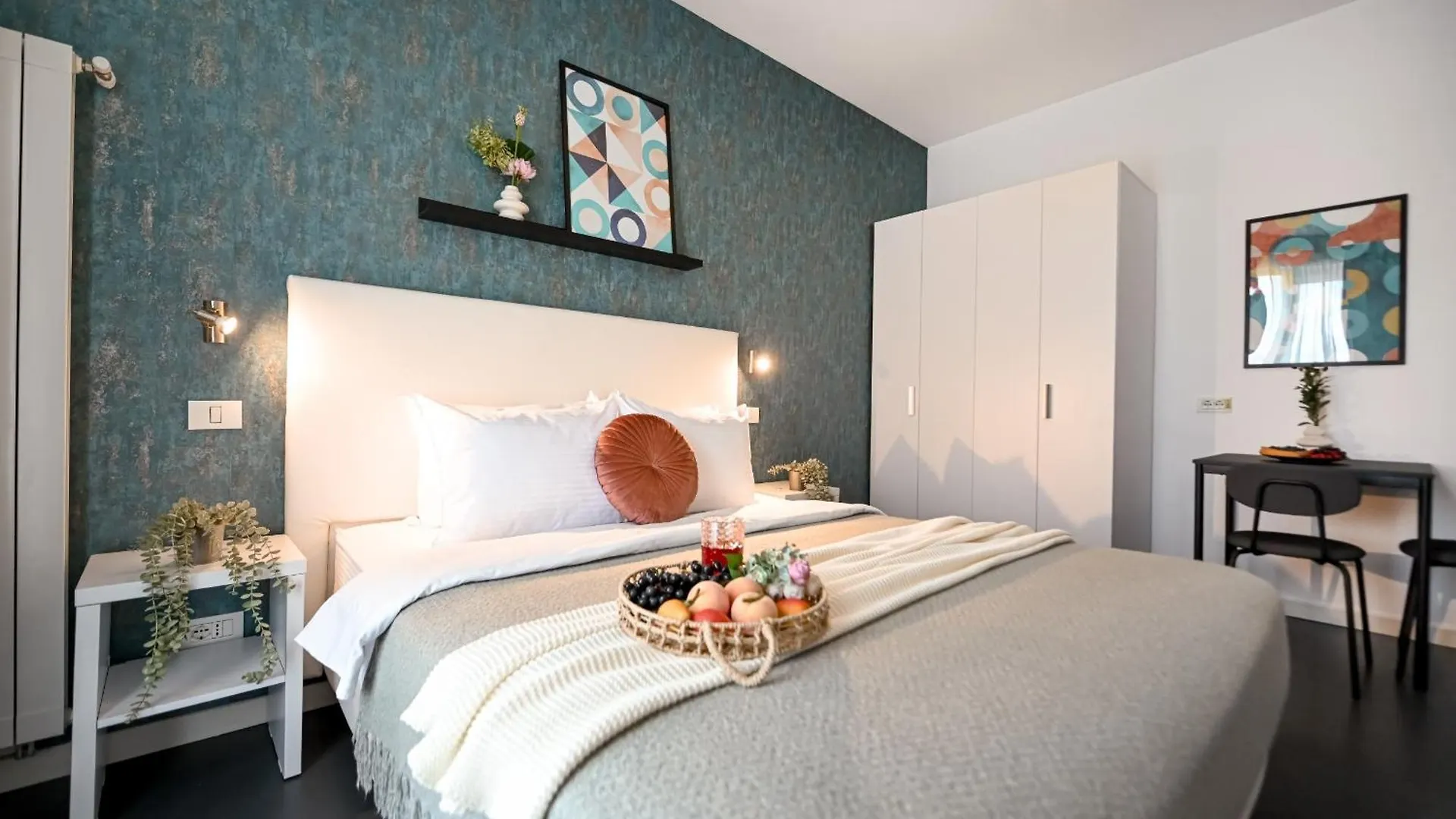 Urban Elegance - Stylish Central Accommodation Bucureşti 0*,  România