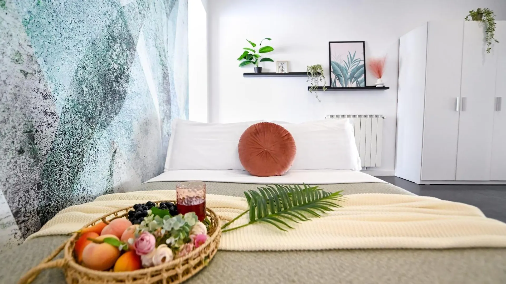 Urban Elegance - Stylish Central Accommodation Bucureşti