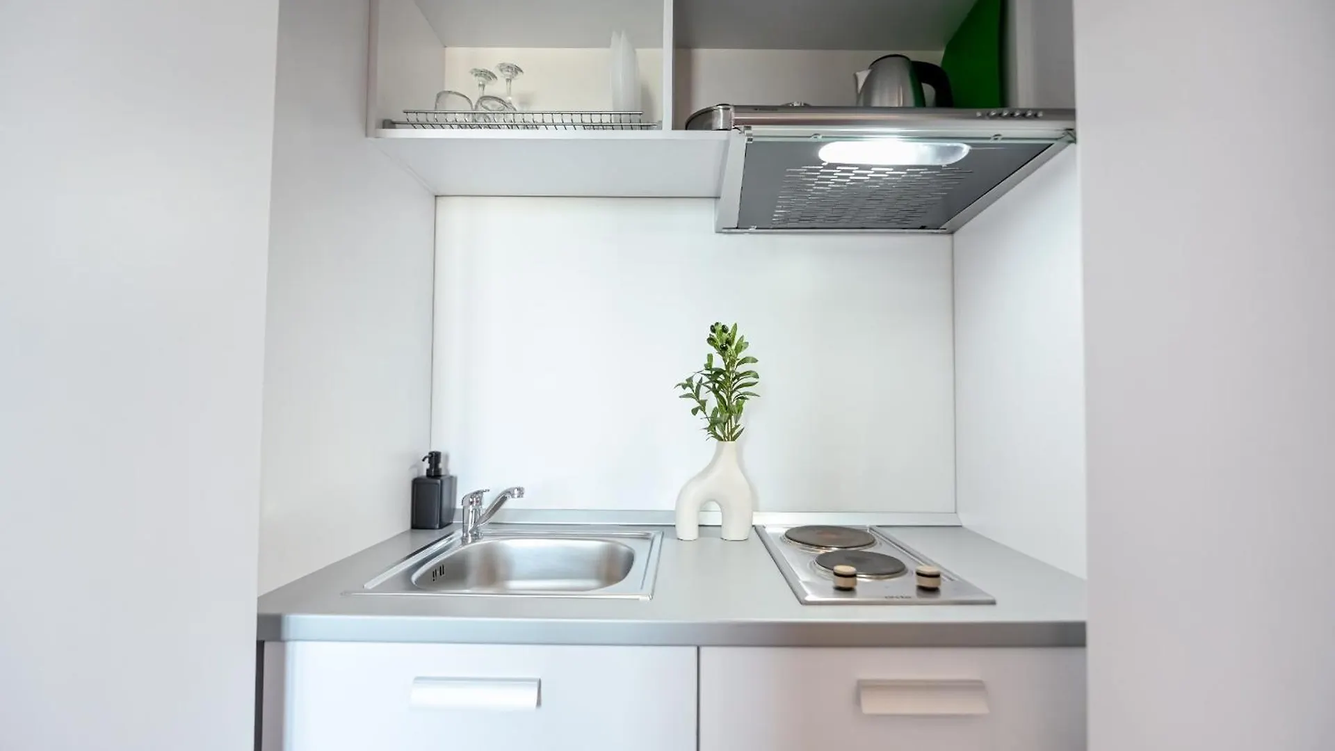 Urban Elegance - Stylish Central Accommodation Boekarest Roemenië